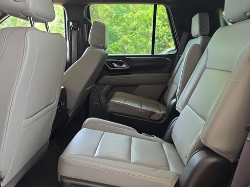 Used 2023 Chevrolet Tahoe Z71 w/ Luxury Package AWD/4WD image 14