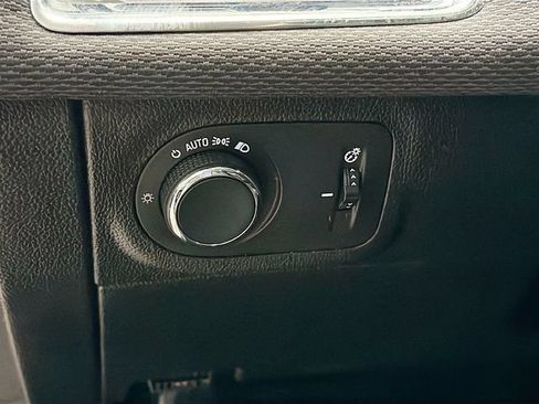 Used 2017 Chevrolet Cruze LS FWD image 11