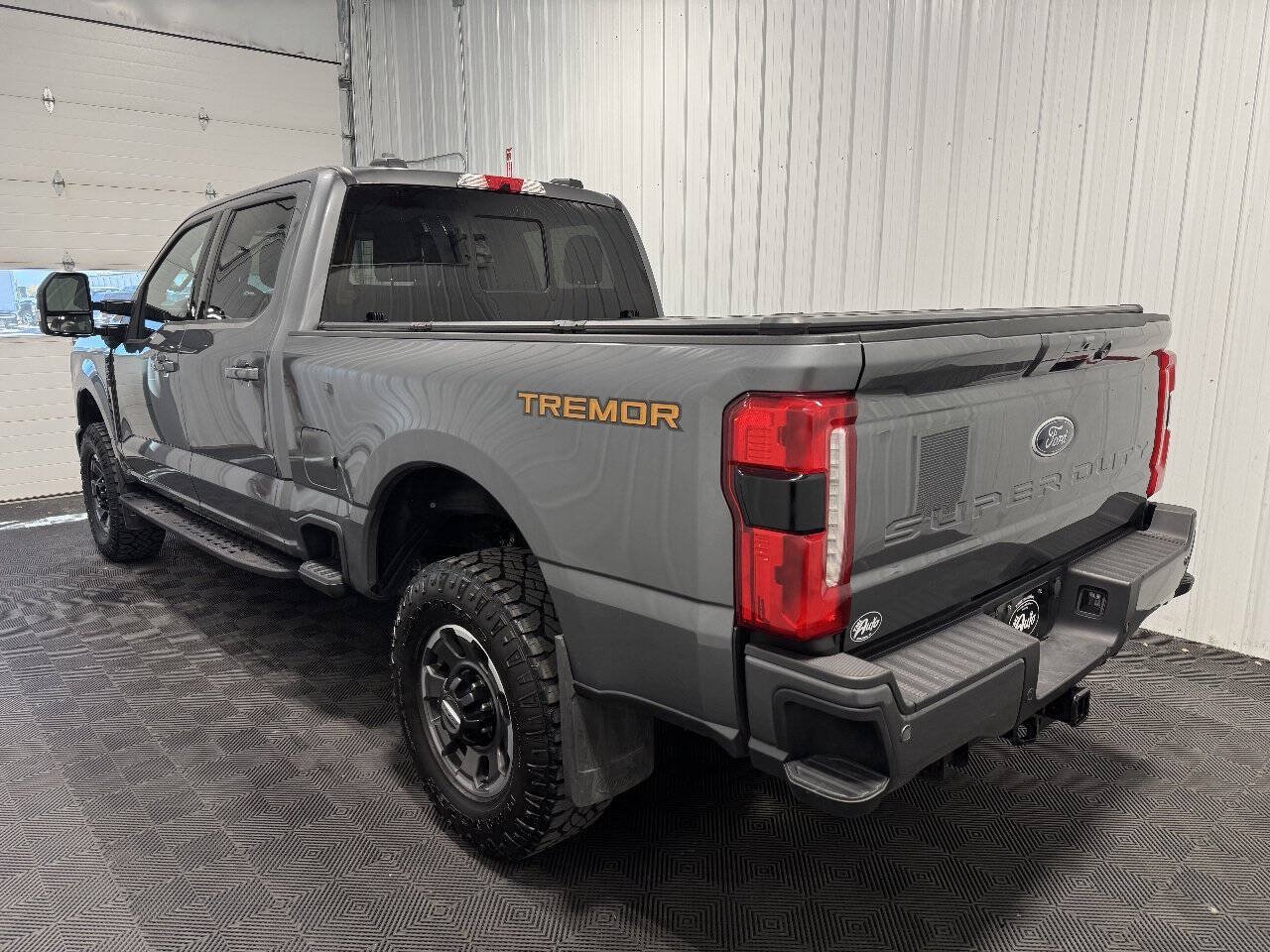 Used 2023 Ford F350 Lariat w/ Lariat Ultimate Package AWD/4WD image 4