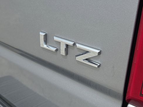 Used 2025 Chevrolet Silverado 1500 LTZ w/ LTZ Convenience Package II AWD/4WD image 8