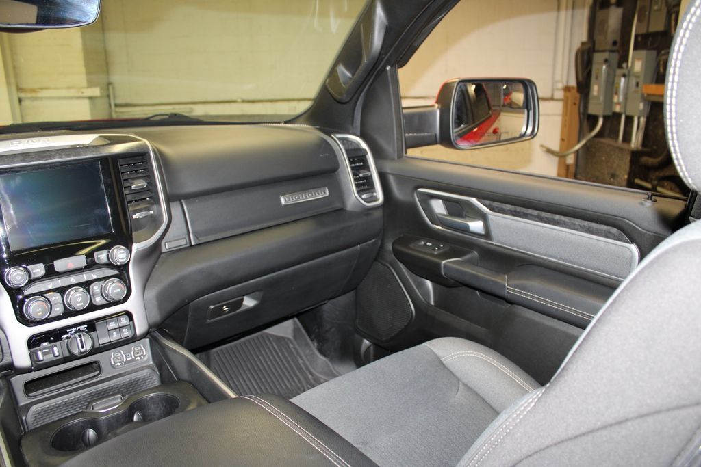 Used 2022 RAM 1500 Big Horn AWD/4WD image 37