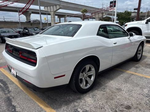 Used 2021 Dodge Challenger SXT w/ Driver Convenience Group RWD image 6