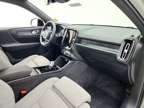 Used 2023 Volvo XC40 Recharge Ultimate w/ Protection Package Premier image 14