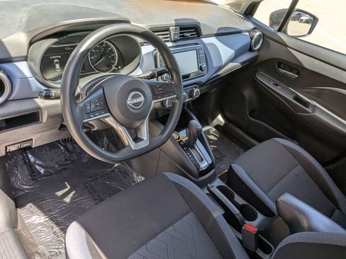 Used 2023 Nissan Versa SV FWD image 14