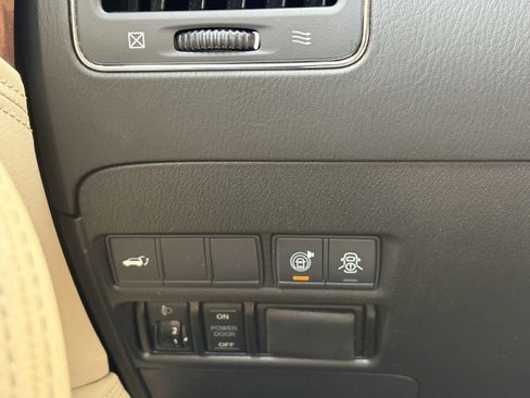 Used 2019 Nissan Armada SL w/ Premium Package image 17