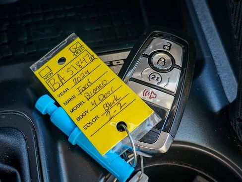 Used 2024 Ford Bronco Wildtrak image 42