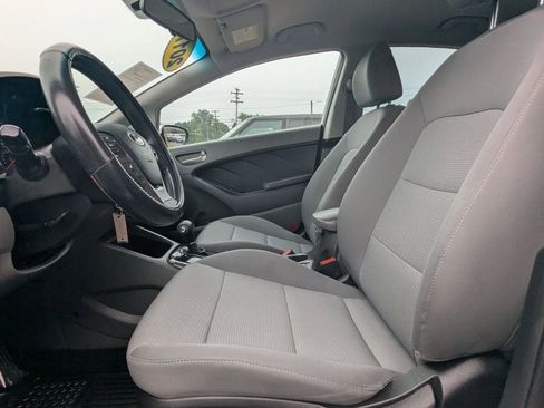 Used 2017 Kia Forte LX FWD image 9