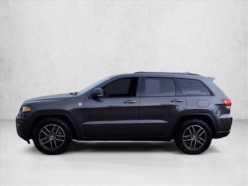 Used 2017 Jeep Grand Cherokee Trailhawk AWD/4WD image 2