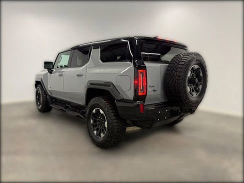 Used 2024 GMC Hummer EV 3X w/ Extreme Off-Road Package AWD/4WD image 8
