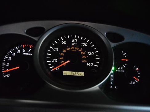 Used 2004 Toyota Highlander Limited AWD/4WD image 19