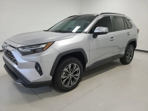 Certified 2022 Toyota RAV4 Limited AWD/4WD image 3
