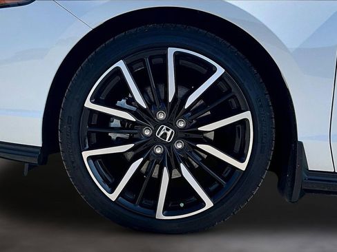 Certified 2025 Honda Accord Touring image 34