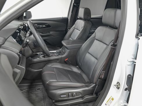 Used 2023 Chevrolet Traverse RS w/ LPO, Floor Liner Package image 16