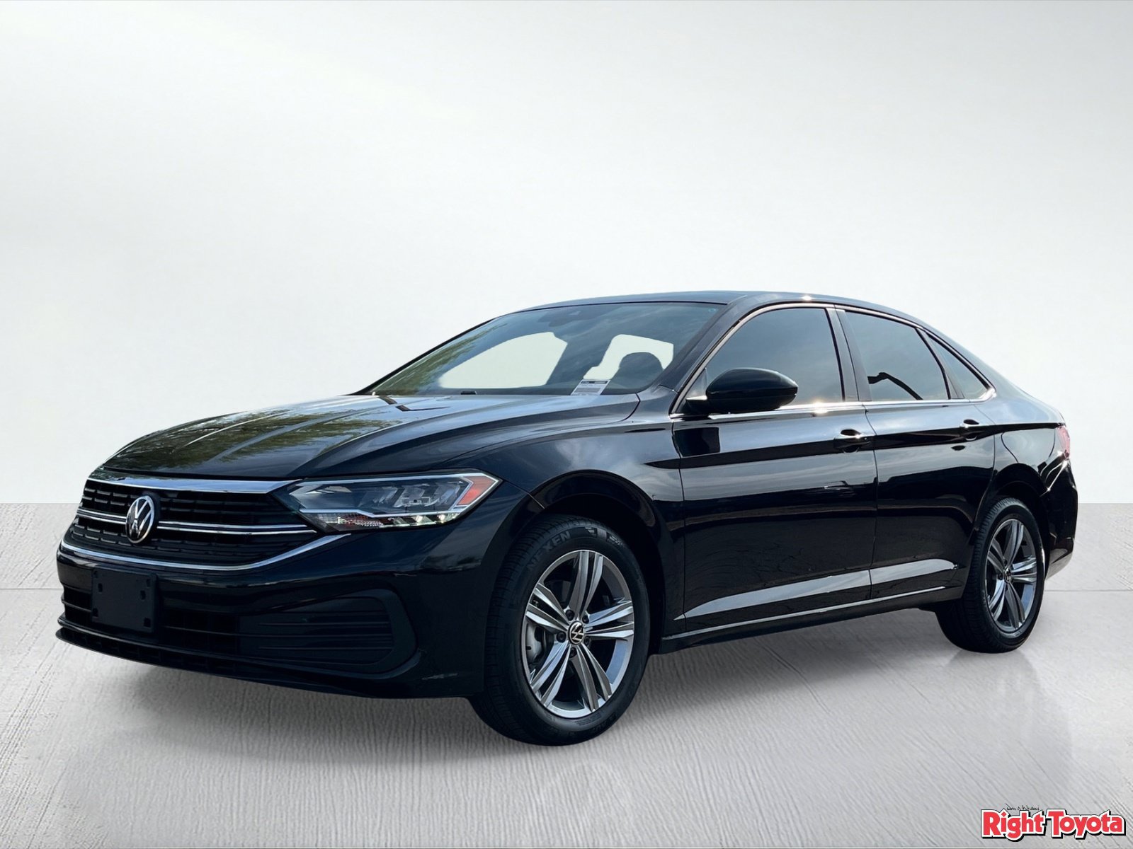 Used 2024 Volkswagen Jetta SE w/ Panoramic Sunroof Package FWD image 2