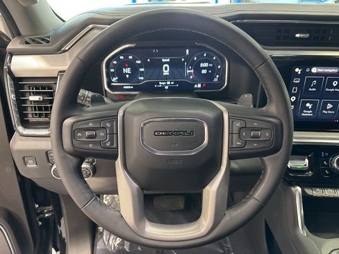 Used 2023 GMC Sierra 1500 Denali w/ Technology Package AWD/4WD image 13