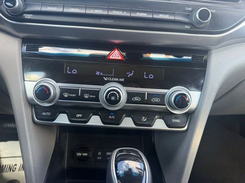 Used 2020 Hyundai Elantra SE w/ Cargo Package (C1) image 24