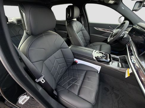New 2026 BMW i7 xDrive60 AWD/4WD image 14