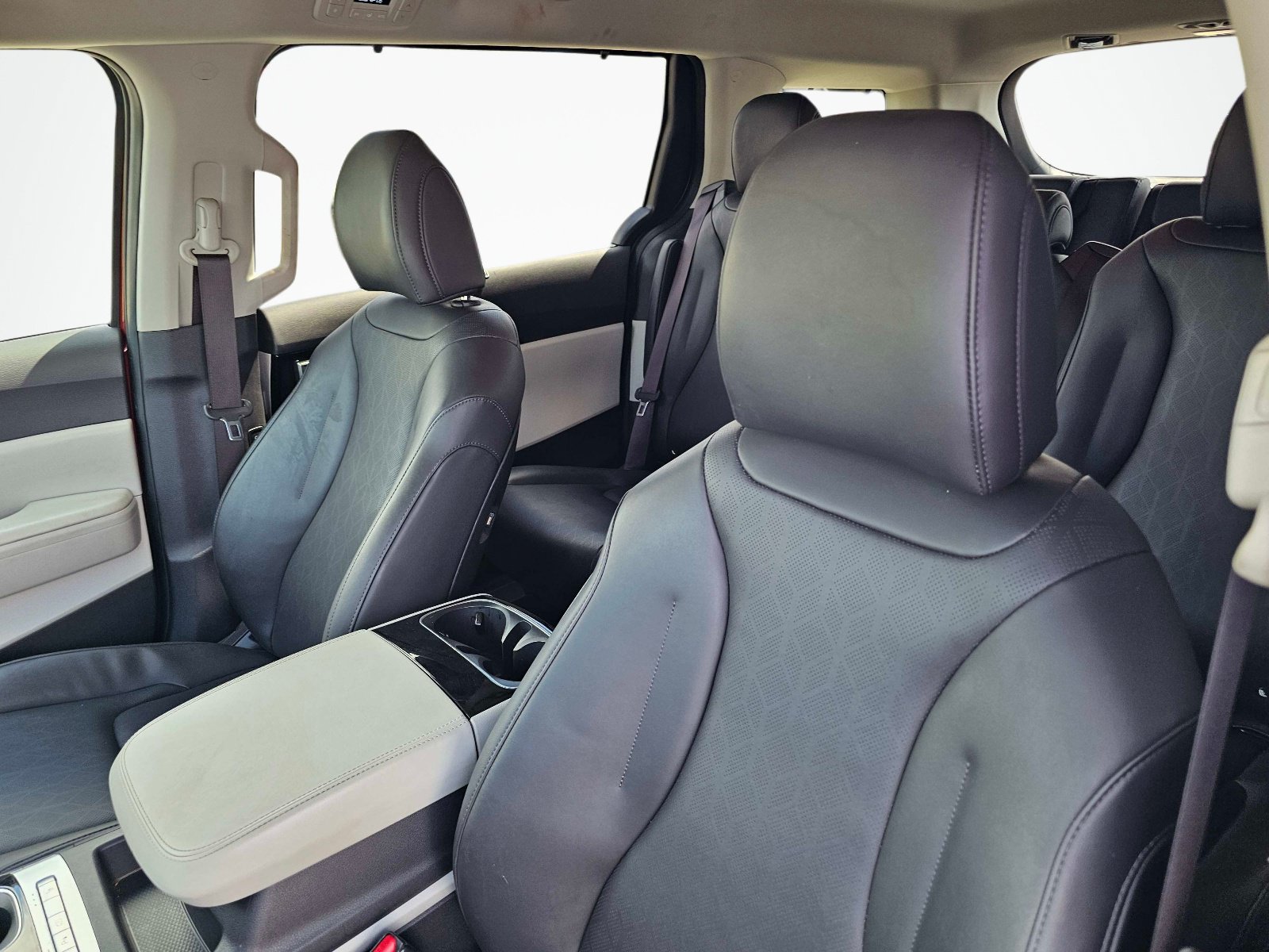 Certified 2024 Kia Carnival EX FWD image 17