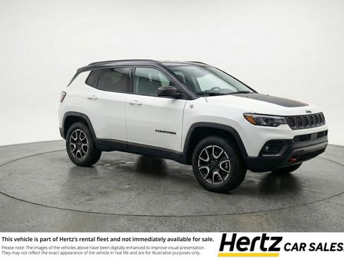 Used 2025 Jeep Compass Trailhawk AWD/4WD image 1