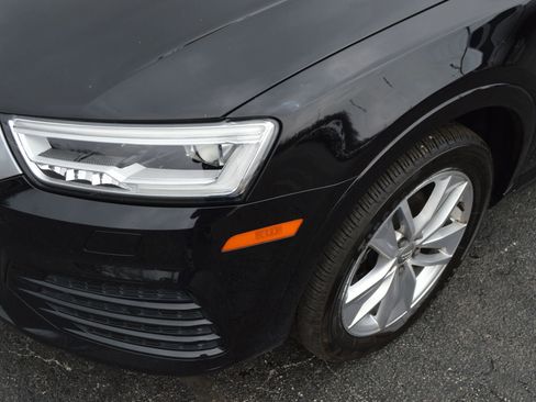 Used 2018 Audi Q3 2.0T Premium Plus w/ Premium Plus Package AWD/4WD image 3