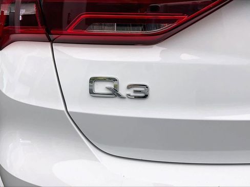 Used 2024 Audi Q3 2.0T Premium AWD/4WD image 33
