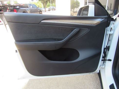 Used 2023 Tesla Model Y Long Range image 11