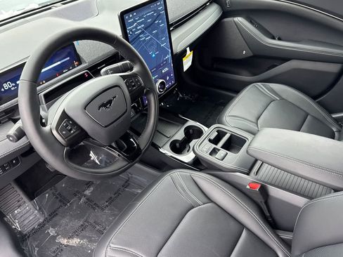 New 2025 Ford Mustang Mach-E Premium image 18