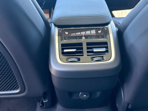 New 2026 Volvo XC60 B5 Ultra w/ Climate Package image 15