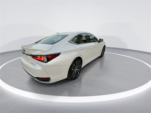 Used 2024 Lexus ES 300h w/ Premium Package image 8