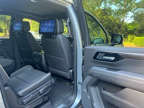 Used 2026 Chevrolet Suburban Premier AWD/4WD image 12