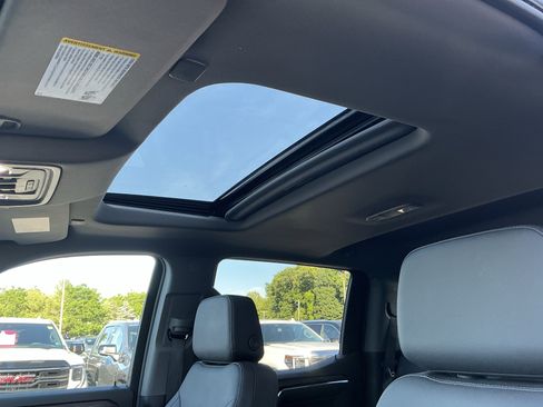 Used 2025 GMC Sierra 1500 SLT w/ SLT Premium Package AWD/4WD image 12