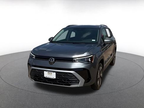 Used 2026 Volkswagen Taos SE AWD/4WD image 6