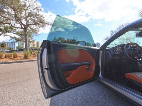 Used 2015 Dodge Challenger SRT Hellcat RWD image 70