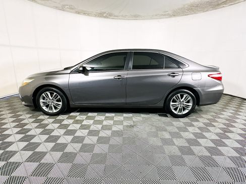 Used 2016 Toyota Camry SE FWD image 6