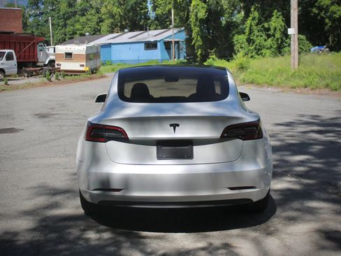 Used 2020 Tesla Model 3 Standard Range RWD image 6