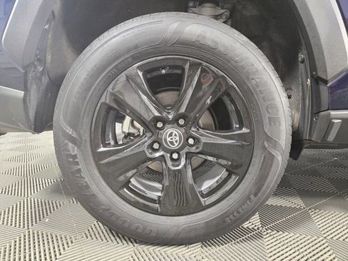 Used 2025 Toyota RAV4 XLE AWD/4WD image 10