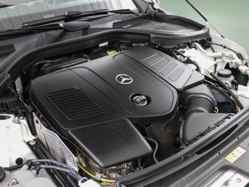 Used 2025 Mercedes-Benz GLC 300 image 38