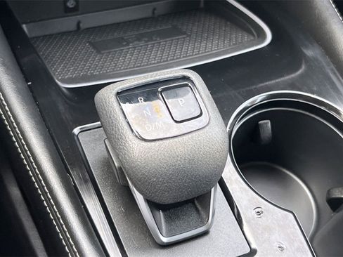 Used 2022 Nissan Rogue Platinum w/ Head-Up Display Package image 23