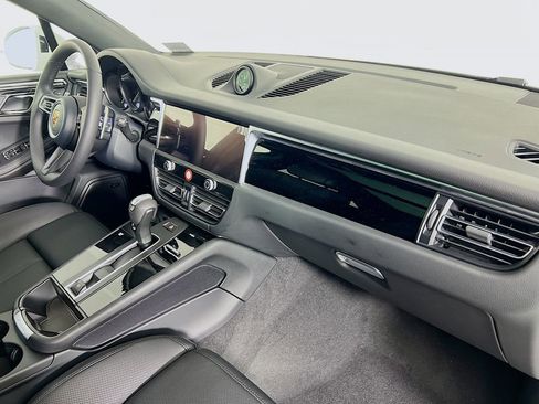 New 2026 Porsche Macan image 31