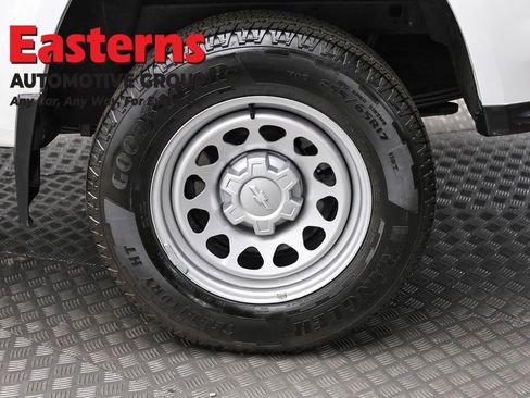 Used 2024 Chevrolet Colorado W/T RWD image 8