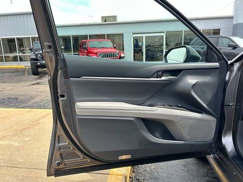 Used 2023 Toyota Camry XLE w/ Navigation Package image 27