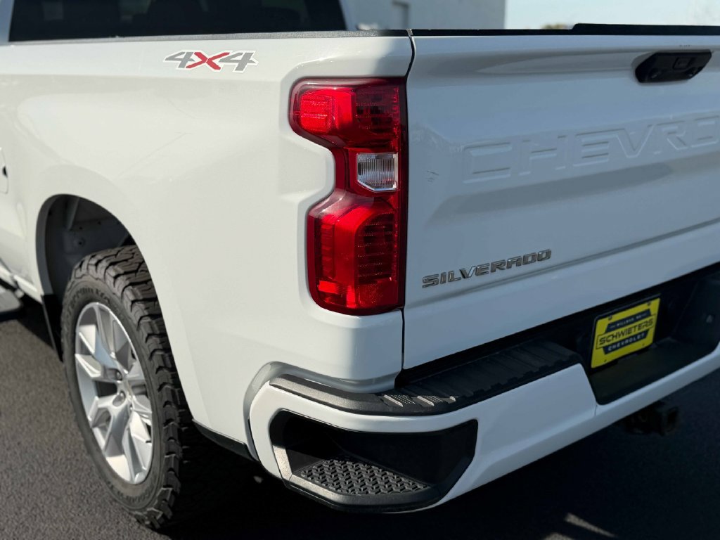 Used 2023 Chevrolet Silverado 1500 Custom AWD/4WD image 10