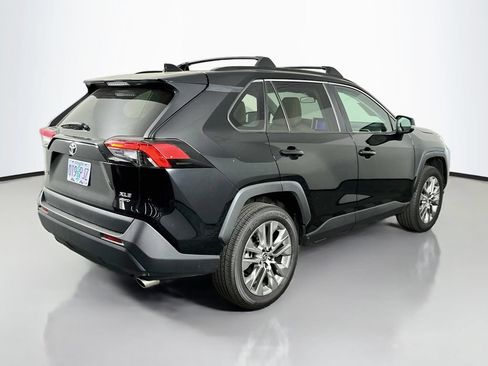 Used 2023 Toyota RAV4 XLE Premium AWD/4WD image 8