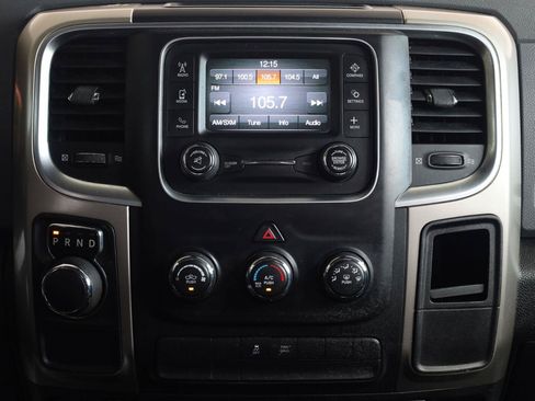 Used 2015 RAM 1500 Classic SLT RWD image 33