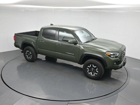 Used 2022 Toyota Tacoma TRD Off-Road w/ Technology Package RWD image 41