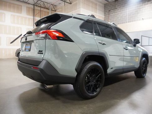 Used 2021 Toyota RAV4 XLE Premium AWD/4WD image 4