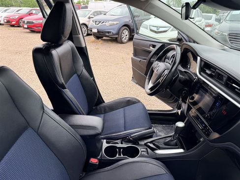 Used 2018 Toyota Corolla SE w/ Body Protection Package FWD image 14