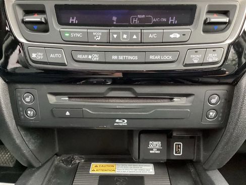 Used 2019 Honda Pilot Touring image 27