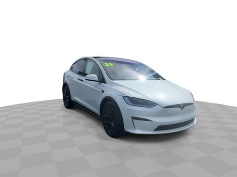 Used 2024 Tesla Model X image 2