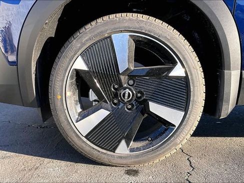 New 2026 Nissan Kicks SR image 9